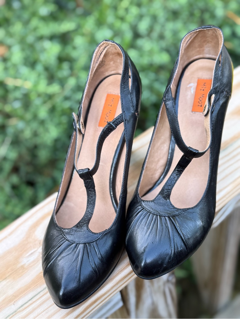 Miz Mooz Black Leather T-Strap Heels retro Mary Jane heel size 9